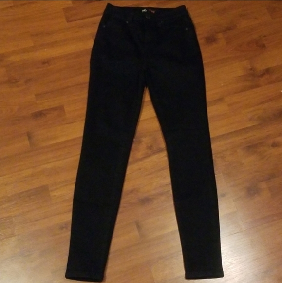 YMI Denim - 🖤Skinny Jeans🖤